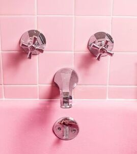 Bath tub with pink tile- Families Advocating for Chemical & Toxics Safety